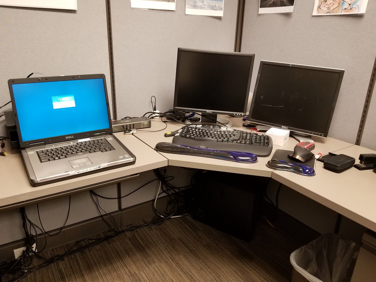 RedBeardedN1nja's tweet image. XP computer is booted up. This should be awesome for tomorrow #ITPranks #ComputerITServices