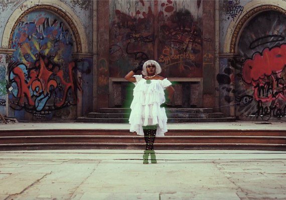 New music from @KayceeOrtiz, who was featured on <a href="/195lewis/">195 Lewis</a> Season One soundtrack 🎉 In 2018, tell the critic in your head to SHUT UP: youtube.com/watch?v=1UcHim…