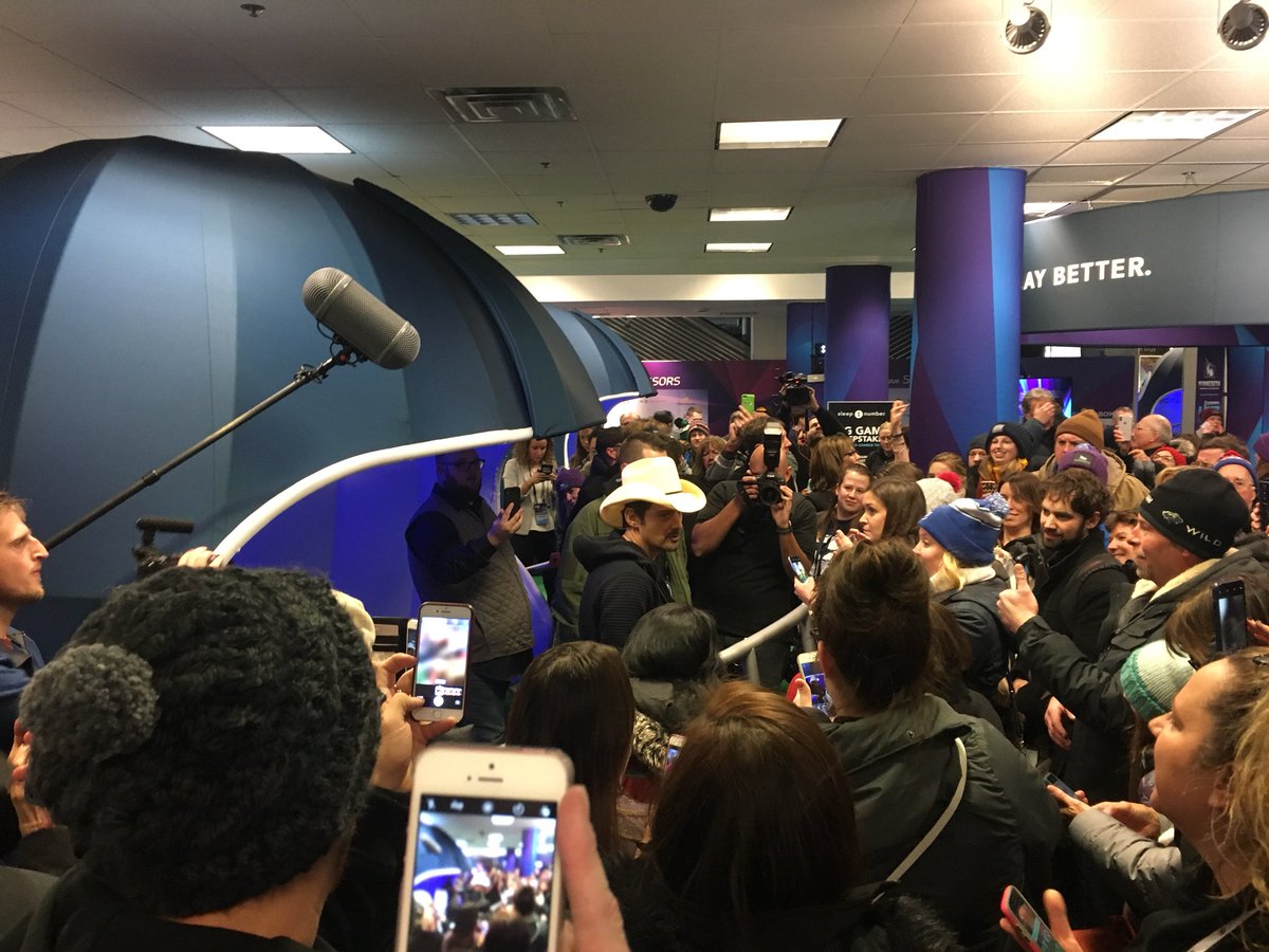 Great to see <a href="/BradPaisley/">Brad Paisley</a> here in #Mplsdowntown with <a href="/sleepnumber/">Sleep Number</a> today. #mymplsdt #2025plan