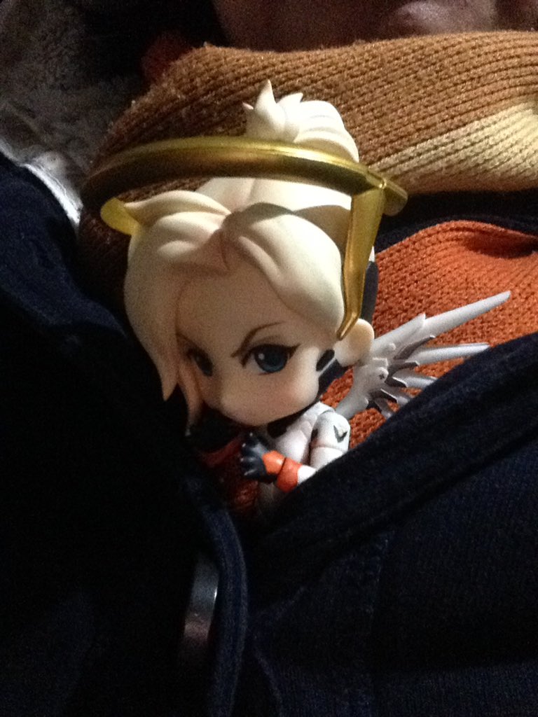 aliz_sf's tweet photo. She's mad and I don't blame her 😥🤕 #mercy #overwatch #StopNerfingMercy https://t.co/EtIb5HcOtO