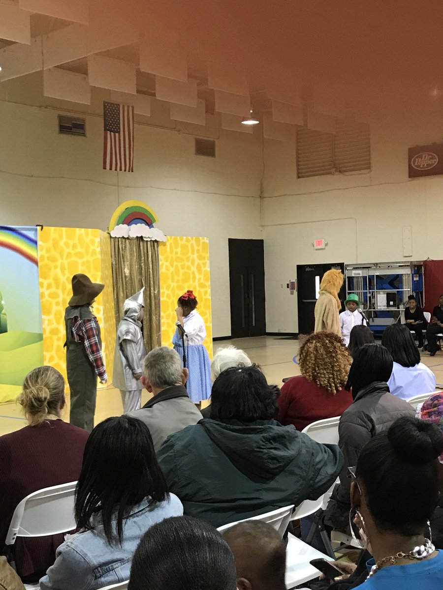 FESstingrays's tweet photo. More pictures from Wizard of Oz. https://t.co/ITuuJx2gty