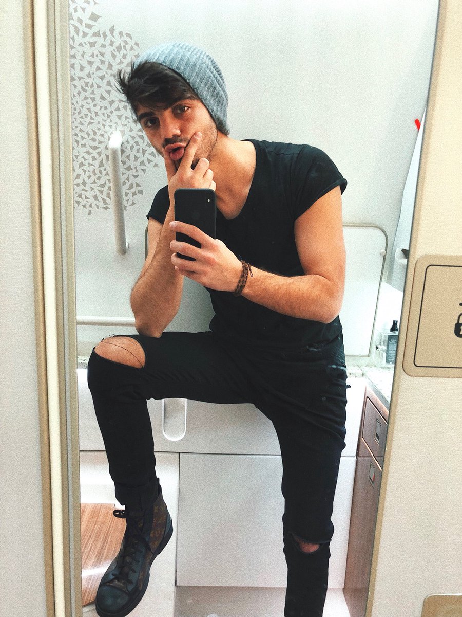 fedevigevani's tweet photo. Mi beso de las buenas noches https://t.co/5NPd1406Ts