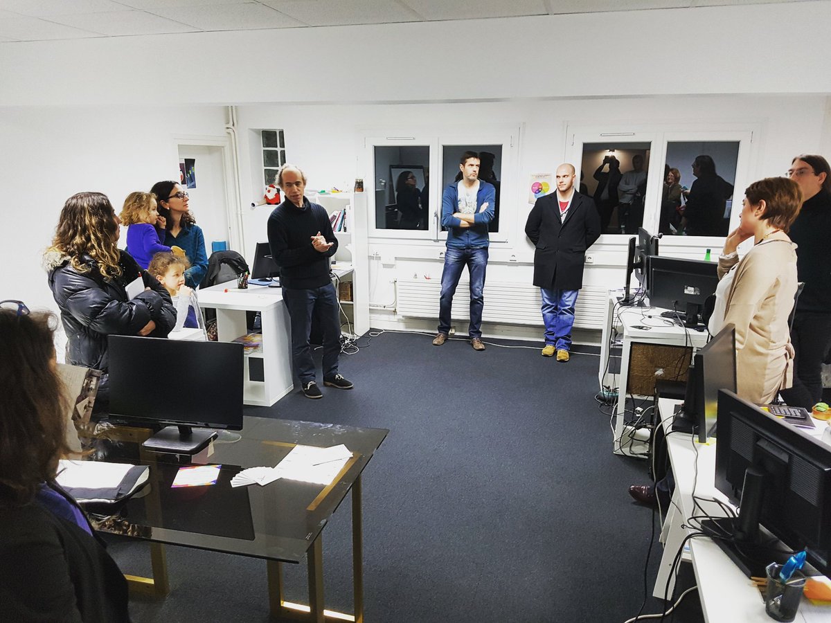 World_isTweetly's tweet photo. Un lieu qui accueille l'écosystème de la com' avec 7 sociétés réunies dans un superbe loft (avec un studio) #Audio #3D #SociétéAtome et... @agencesuperette ➡ @ReseauCom2cia part à la découverte de @EquinoxeCowork

#LesRoisDeLaCom https://t.co/cUuidQbu1Z