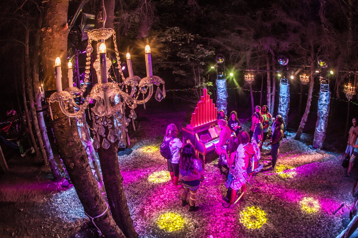 Electric_Forest's tweet image. If you have an artistic or sustainable vision sparked by The Forest, the Art Installation Sponsorship and Green Monarch programs are the chance to bring your dreams to life.  ⚡🌲 #EF2018 #ForestFamily 

ElectricForestFestival.com/plug-in/