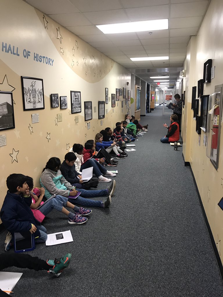 MrCAFreeman's tweet photo. Feeling blessed that my class is part of a collaborative project with @ChrisTuttell @jprideNC #hallofhistory #4c's https://t.co/DjQHmsRMMw
