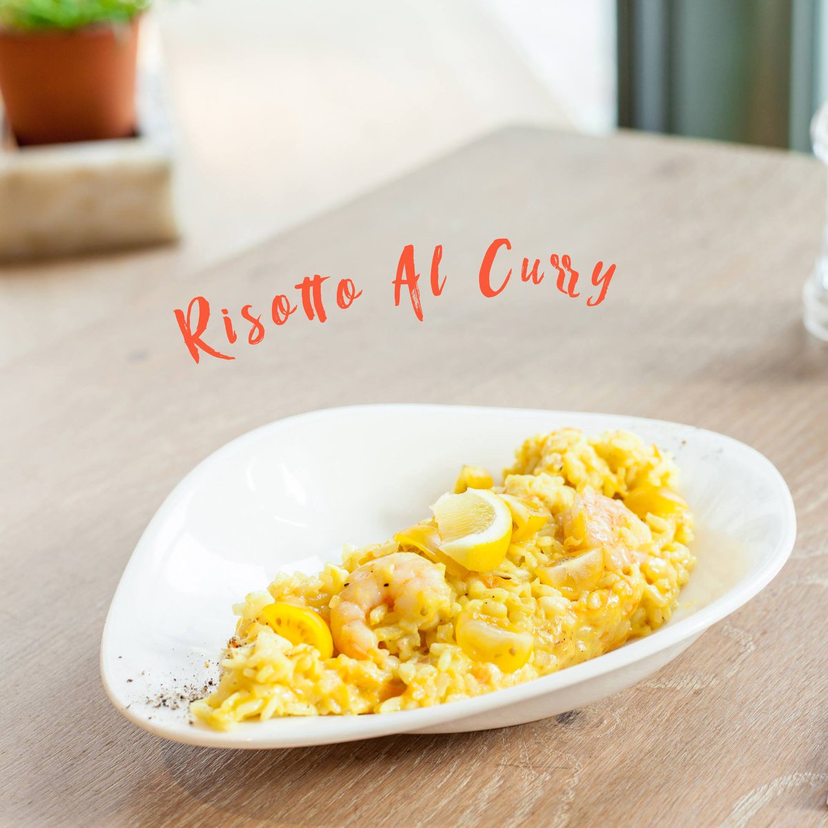 Vapiano_Fr's tweet photo. On craque pour les nouvelles suggestions de nos Vapianisti 😻
#vapiano #lovevapiano #myfoodstyle #italianfood #italian #homemade #homeoffreshness #cucinaitaliana #pasta #pizza #insalata #risotto #dolci #dessert #salad #soup #italiancuisine #buonappetito #suggestions #specials https://t.co/e0Jx7TonCr