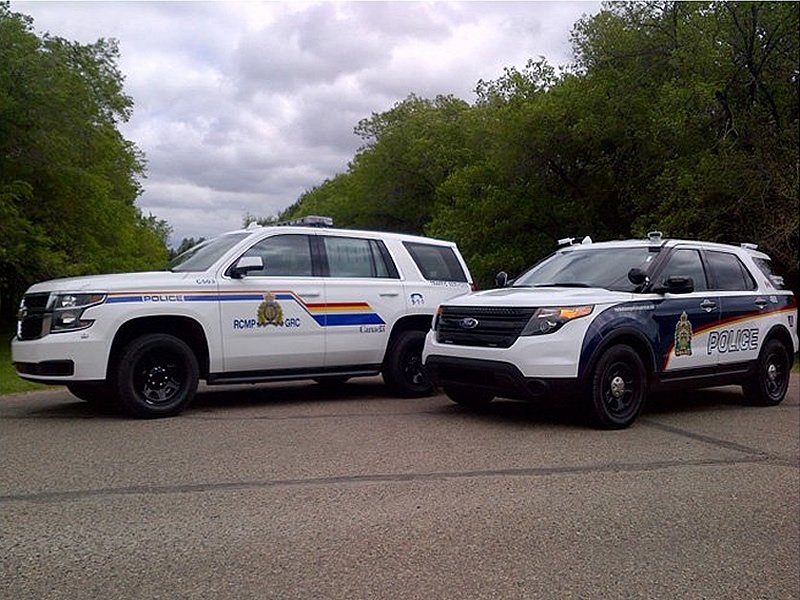 Police Seize Drugs, Cash, Weapon and Vehicles dlvr.it/QDK65Z https://t.co/Sft473RyWn