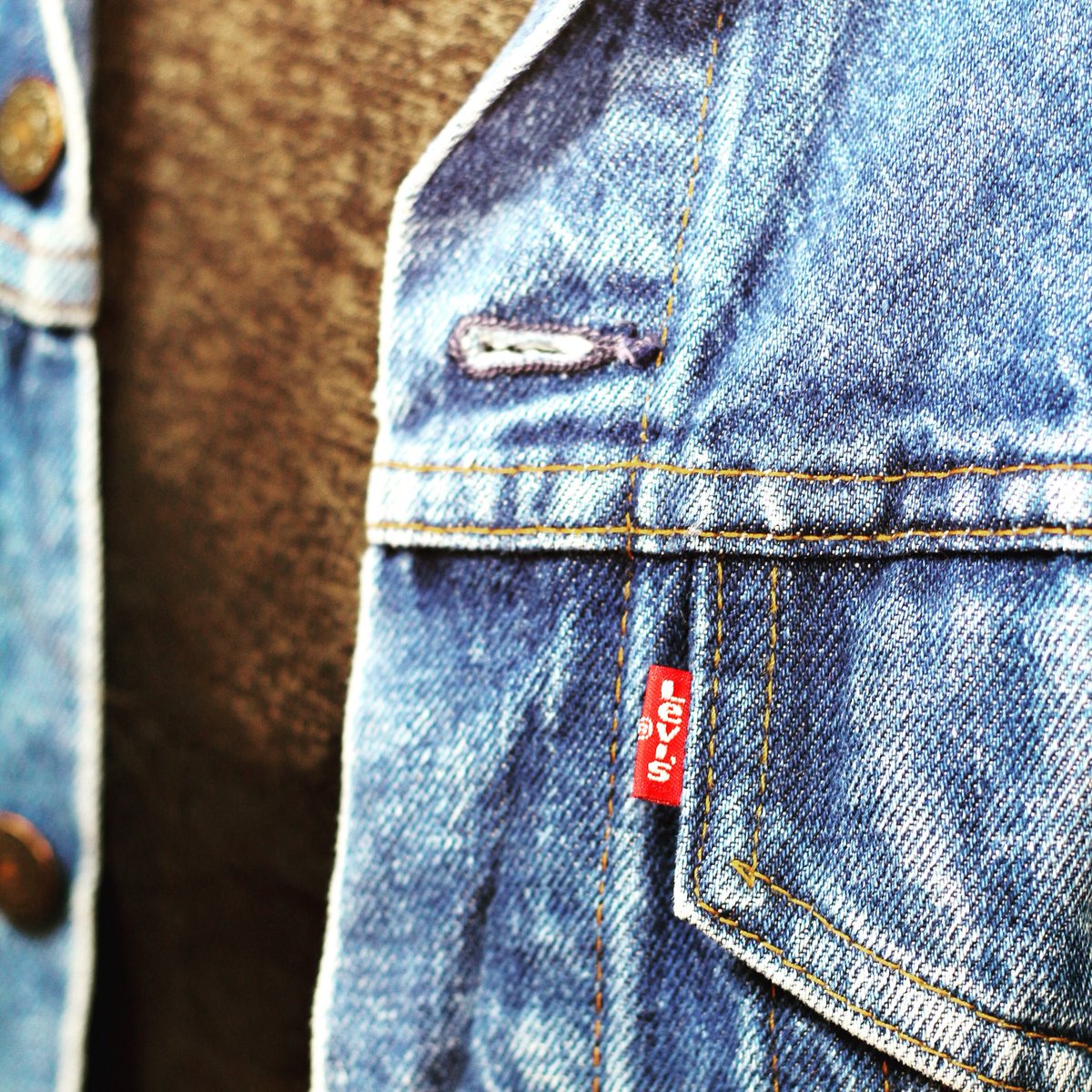 ColourMeVint's tweet photo. We are still obsessed with our vintage Levi’s denim jackets! SHOP:https://t.co/x2UNrQEg0M #ootd #fashion #fashionblogger #fashionista #vintage #vintagefashion #style https://t.co/Yjog47zY2T