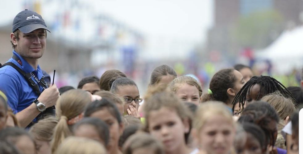 ginnysgreenberg's tweet image. Meet the @HofstraU @Hofstra_English grad who relaunched FONT and co-founded Hofstra Vs Zombies. Today he's putting that creative energy to work for @NYRR and NYC kids bit.ly/2FvlzBA