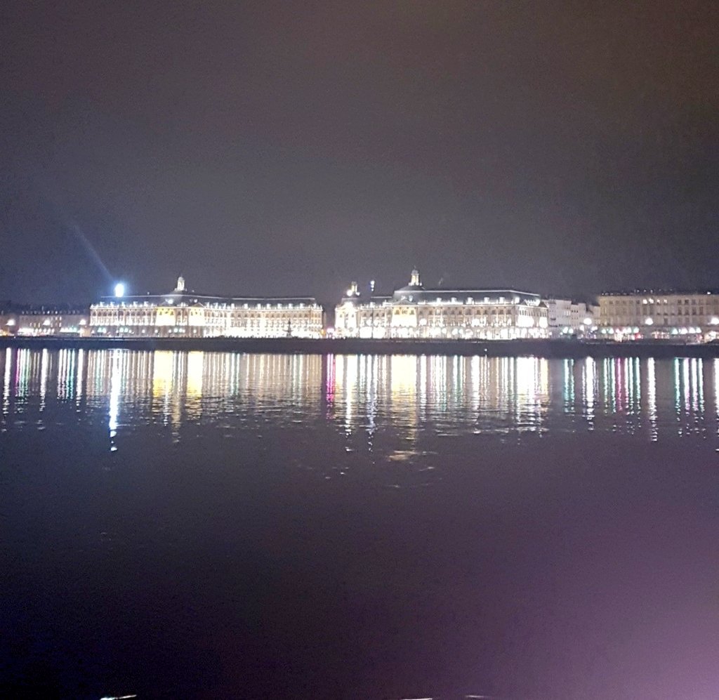 BarterLink_fr's tweet photo. Vue magnifique sur #Bordeaux pour notre 1er #OPENBARTER sur la péniche le #MarcoPolo ! https://t.co/eTFlrQjb9S