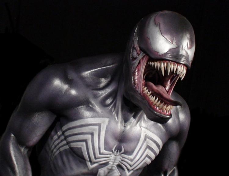 It's a shame we never got to see the animatronic rig for  #Venom that was going to be used in  #Spiderman 3.This Venom looks a bit more comic accurate in his design!