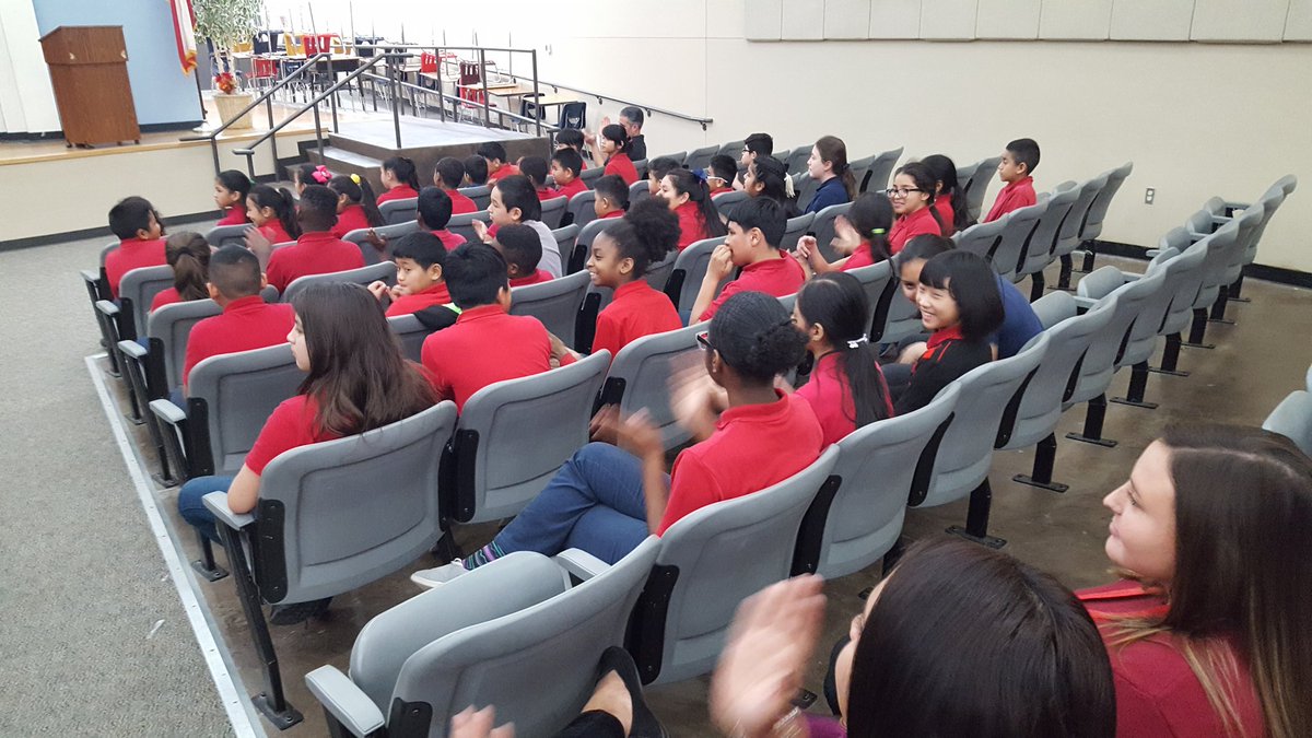VProffet's tweet photo. @JackLoweSrES @SamTasbyLions @MRamirezDISD Jack Lowe fifth graders visiting Sam Tasby. Thanks S. Tasby for awesome time! https://t.co/cAOp9ohfQr
