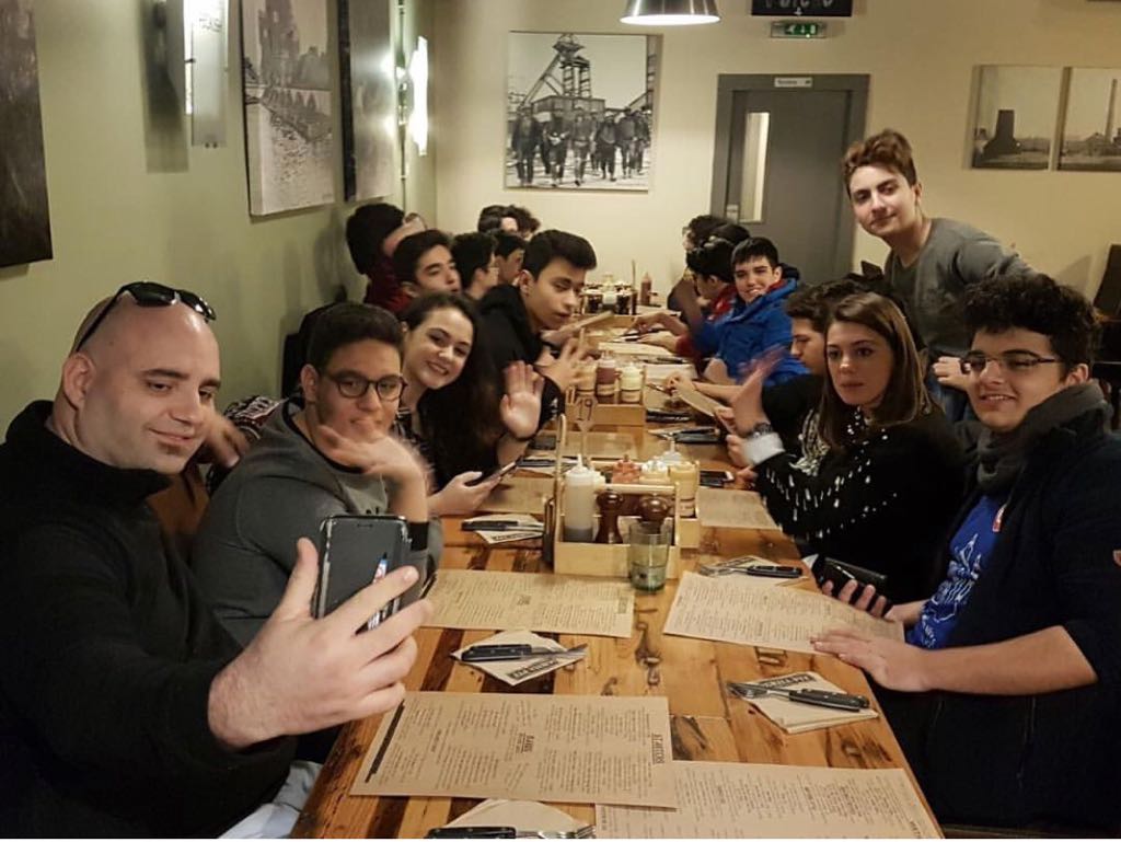 RoboticCosmos's tweet photo. #celebration 🥂 Sevgili Okul Müdürümüz @MutluKocagra ve Genel Müdür yardımcımız @ozgeeaslnbizleri arayarak tebrik ettiler. Bu ince düşüncelerinden dolayı kendilerine teşekkür ederiz ❤️ https://t.co/OWN1TZonma