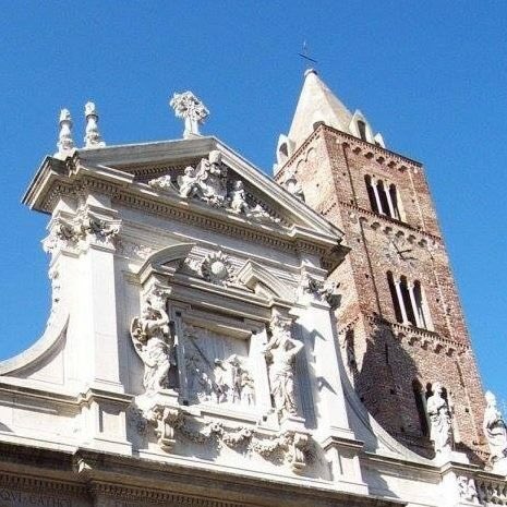 varazze's tweet photo. Da febbraio a Varazze i “Venerdì letterari” organizzati da “U Campanin Russu“ #varazzecultura https://t.co/GvCKJK7THf