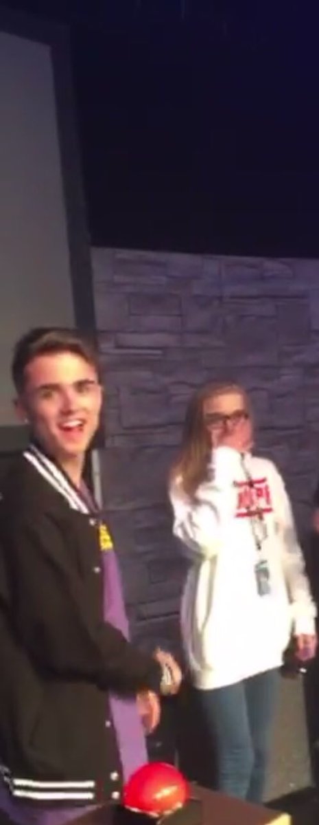 bilspencer's tweet photo. @JakeJMitchell So crazy. I wouldn’t be prouder honestly you deserve it all❤️ #TrueTroopa ❤️ keep going. I can’t wait to meet you again in the future, honestly so cringe but whatever , Ilysm jakeyyyy❤️❤️❤️❤️ https://t.co/SjKMEfTxDp