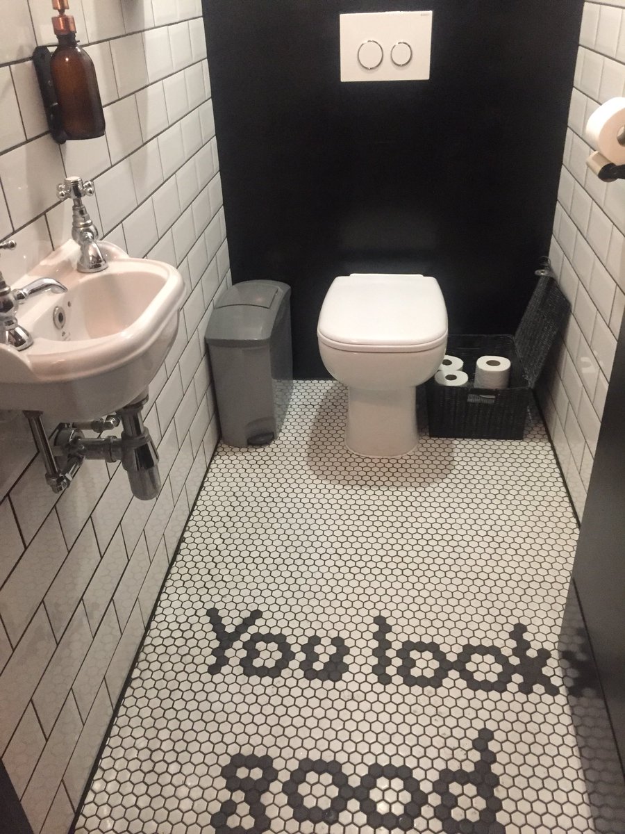 emrobW7's tweet photo. @TribecaStudios #EalingHour #EalingTweetup Toilet envy, looking as good as the rest of the place. So cool! https://t.co/6VMHA78UAT
