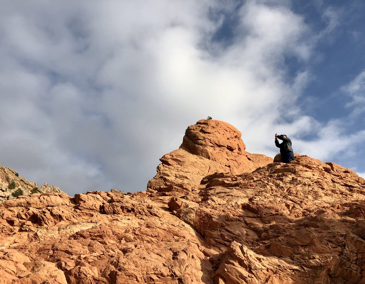ExtremeRVing's tweet photo. @lifeamongpines @JoshuaTreeNPS We’re not always big rock climbers or #hikers but the views are so worth it once you get to it! #rvlife #extremerving #theclimb https://t.co/9vtLRpH7fM