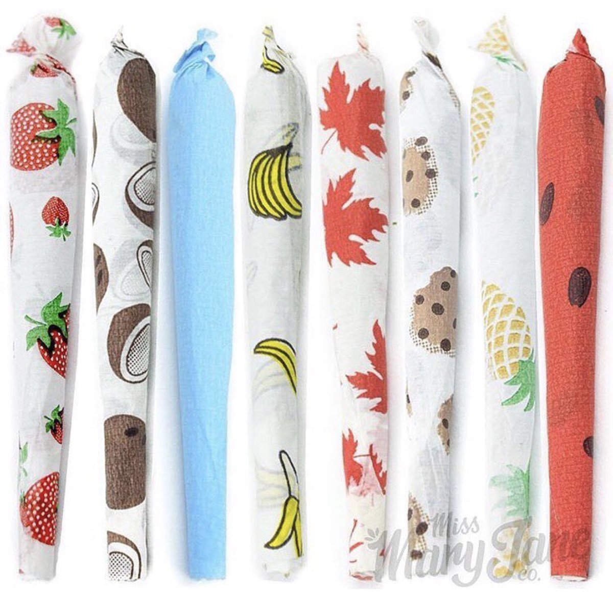 Who doesn’t love flavor options?🍌🍪🍓🍊🍉🍋🍇 Shop our selection of #JuicyJays flavored rolling papers from MMJco.com!💦
#missmaryjane #missmaryjanegirls #missmaryjaneco #mmjco #rollingpapers
