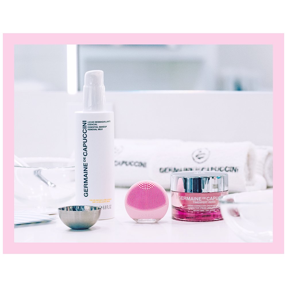 Germaine_Esp's tweet photo. ¿Qué sientes cuando encuentras a tu "match"? 💕

Que todo es perfecto ➡ #ThePerfectMatch 💘
👉 https://t.co/ttf49B6iIW
💫 #GermaineDeCapuccini y #Foreo 💫

#skincare #cuidadodelapiel #esteticista #Timexpert #foreoluna #TimexpertRides #regalabelleza https://t.co/q6DUUS3buW