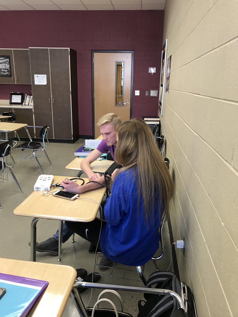 CornerHS_HOSA's tweet photo. Sports Medicine students learning assessment skills! @JEFCOCareerTech @drchristrawick @cornerhighscho1 #redefiningready #vitals #SOAPnotes https://t.co/ccGsHdF1we