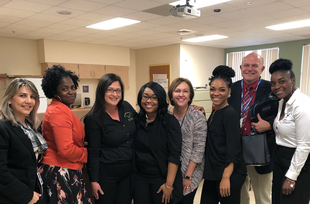 MaAdelleSumner's tweet photo. Thank you AdvancED for visiting BGE! #bgeeagles #districtaccreditation #bgeproud #teamwork https://t.co/cWtUFogZFS