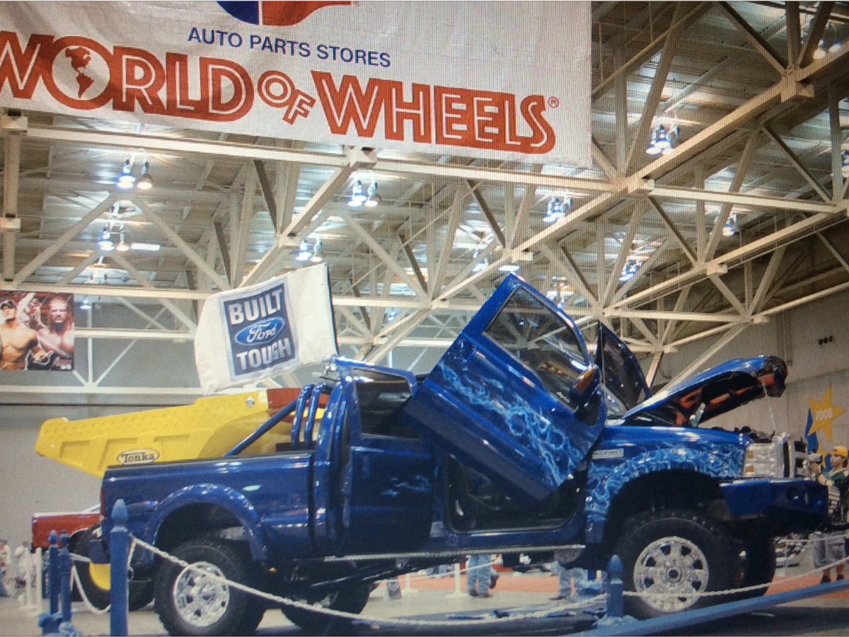 Our F-350 Build! #sematruck #worldofwheels #winner #bankspower #ford #superduty #superlift #weldxtwheels