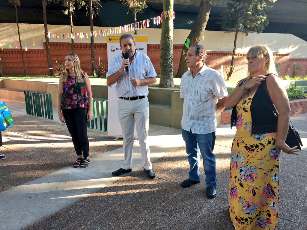 GuillermoPenia's tweet photo. Inaugurando el #PatioFelixLiceaga junto a los vecinos de Parque Chacabuco. Ahora A cuidarlo y disfrutarlo! https://t.co/Xjxa18n25e