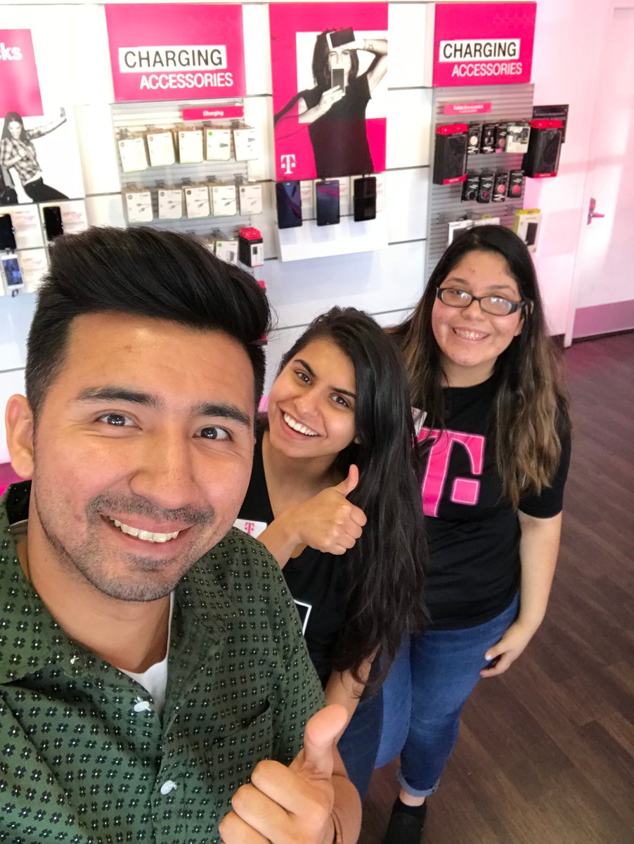 ravveeeen's tweet photo. A very productive visit !!Thank You for coming out @ZeekCarlos #atwateravacados https://t.co/DtmDCfp8Ve