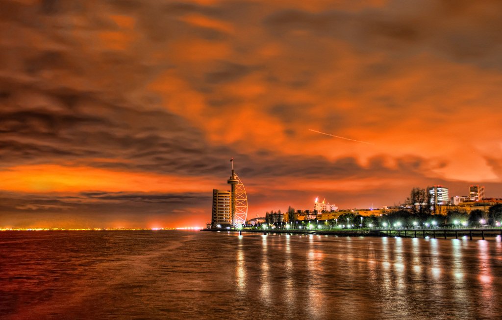 alentejo_1970's tweet image. Good night /Boa noite #ParqueDasNações #Lisboa