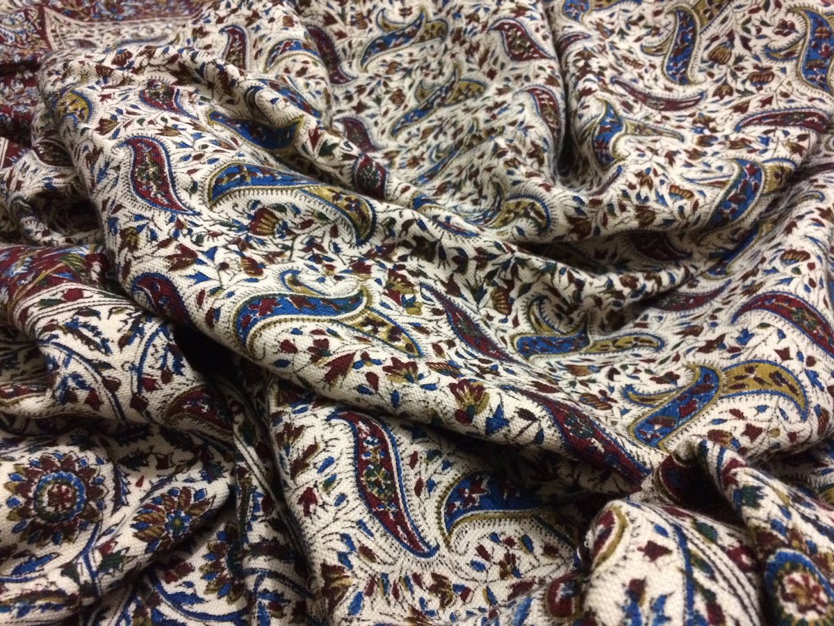 aruscraft's tweet photo. Excited to share the latest addition to my #etsy shop: Stunning extra large 120" inches square hand block printed tapestry , tablecloth , bedspread , wall decor #housewares #housewarming #square #cottontablecloth #persiantapestry https://t.co/mrqu2tfUQL https://t.co/Opp8gPF5ZO