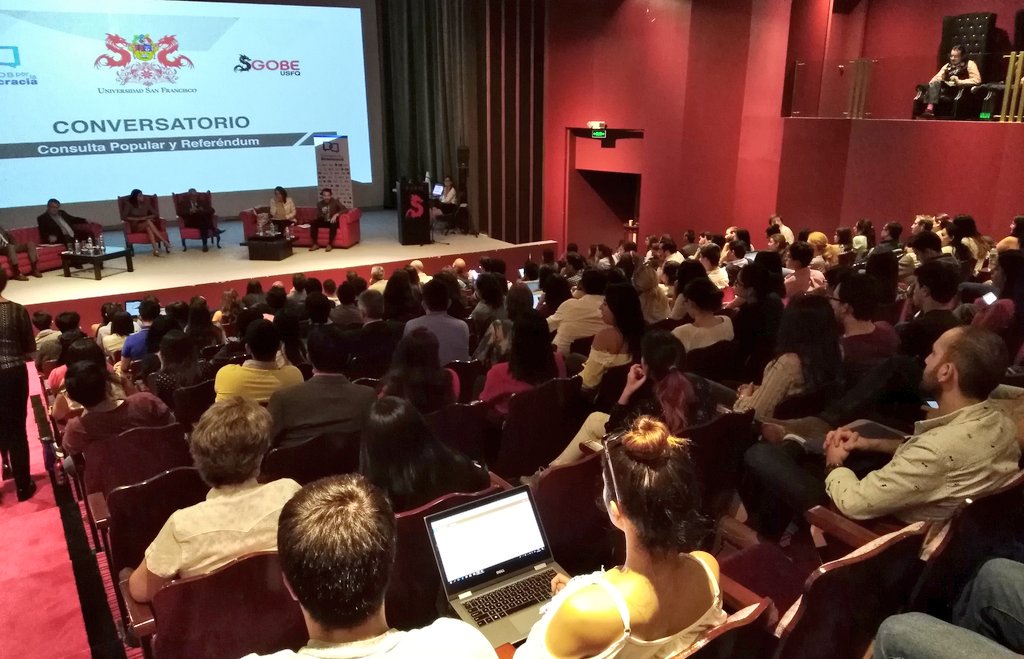 Empezamos con el evento #DiálogosPorLaDemocracia sobre #ConsultaPopular2018, en la <a href="/USFQ_Ecuador/">Universidad San Francisco de Quito</a>. El debate respetuoso de ideas fortalece la política. Estamos en vivo por facebook.com/gobeusfq/ y en facebook.com/dialogosdemocr…