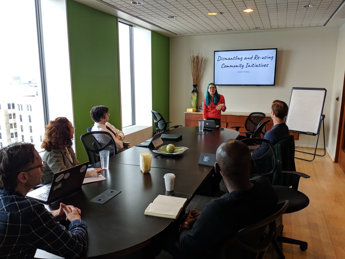 KrisFreedain's tweet photo. Great talk by @FeyNudibranch at our @CMX_PDX meetup today! 
'Building, Dismantling, and Re-using Community Initiatives over Time' #cmgr https://t.co/MYQ2MREssb