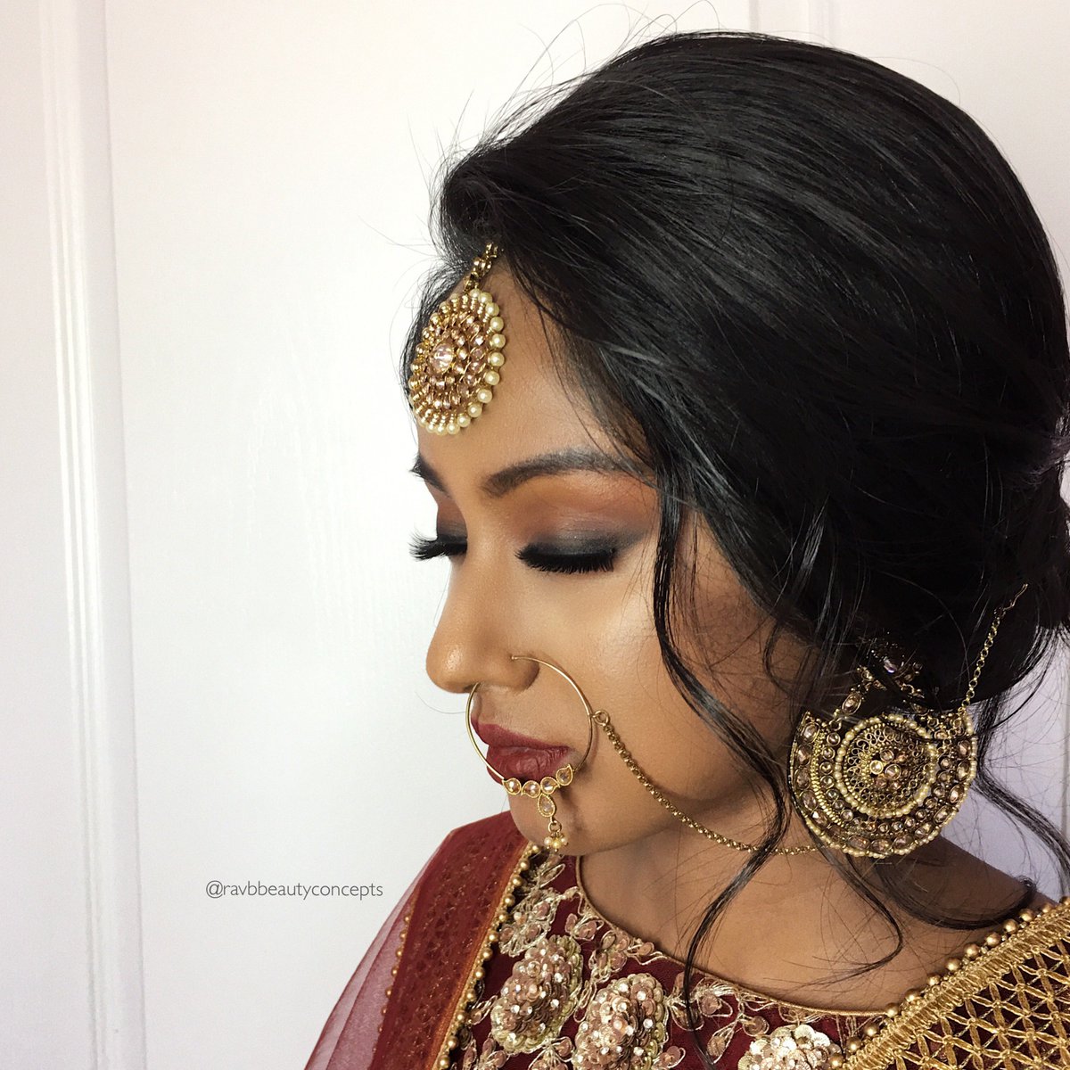 RavB_Co's tweet photo. Aarthy's engagement/registration look ❤️  #RavBBride #IndianBride #IndianBridalMakeup #TorontoMakeupArtist #IndianBride #IndianWedding #SouthAsianBride https://t.co/vverHQggPp