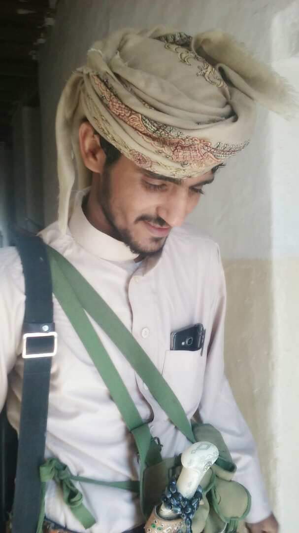 al_wwp_'s tweet photo. "ما كسرني في حياتي غير صورة
مات راعيها وهي .. للحين حيّة💔
#رحمة_الله_عل��ك_يـارامـي
#بالـجنة_مـلقـانـا https://t.co/cau7rVb0Rn