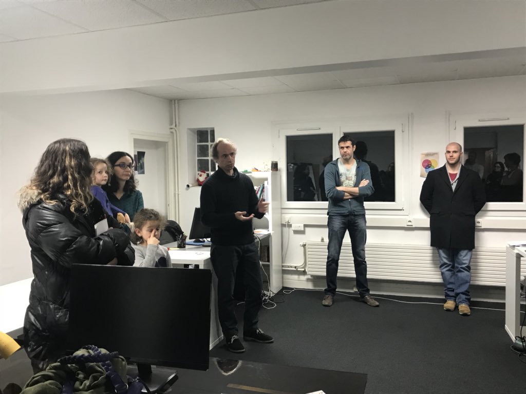 ginif03's tweet photo. L’accueil était à son zénith @EquinoxeCowork pour une rencontre conviviale entre #LesRoisDeLaCom autour d’une galette entre autres... Ambiance et lieu chaleureux... Ça donne envie d’y revenir... Peut-être au prochain solstice :) https://t.co/G8vLkf2Vzx
