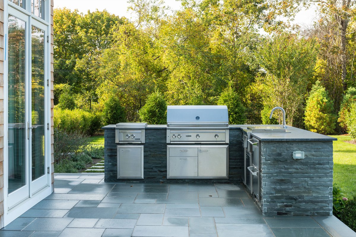 MattLucasBuild's tweet image. With a setup like this, you'll want to grill every day.
__
#Portfolio #Work #CustomBuilt #Custom #architecture #texture #Details #modern #traditional #LuxuryBuilder #RealEstate #Realtor #home #SagHarbor #TheHamptons #Hamptons #longisland #newyork #NY #MattLucasBuilder
