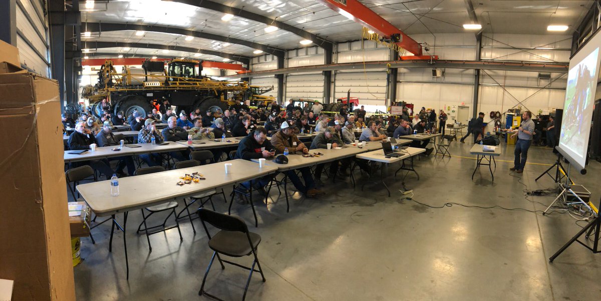 CapstanAg's tweet photo. #CapstanAG Operator Training today with #AgriService in Washington! #PinPointII #RoGator https://t.co/JSQ9T5BFW1