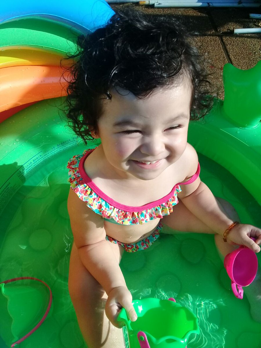 yosoylapao's tweet photo. Amé el parque de agua!!! Queremos ir con mi gordita rica #humedamilf @MilfUcv @MalyJorquiera https://t.co/e3Qrb0cZy9