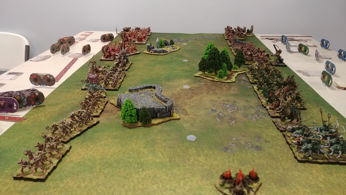 d6gcraig's tweet photo. More pics of @FFGames #RuneWars mega-battle rehearsal for our #CaptainCon event. The Legions of Waiqar and the tribes of the Locust Swarm of the Uthuk Yllan clash with the elves of Aymhelin and the soldiers of the Daqan Baronies. #AllPainted! https://t.co/FtkNxzpUcz