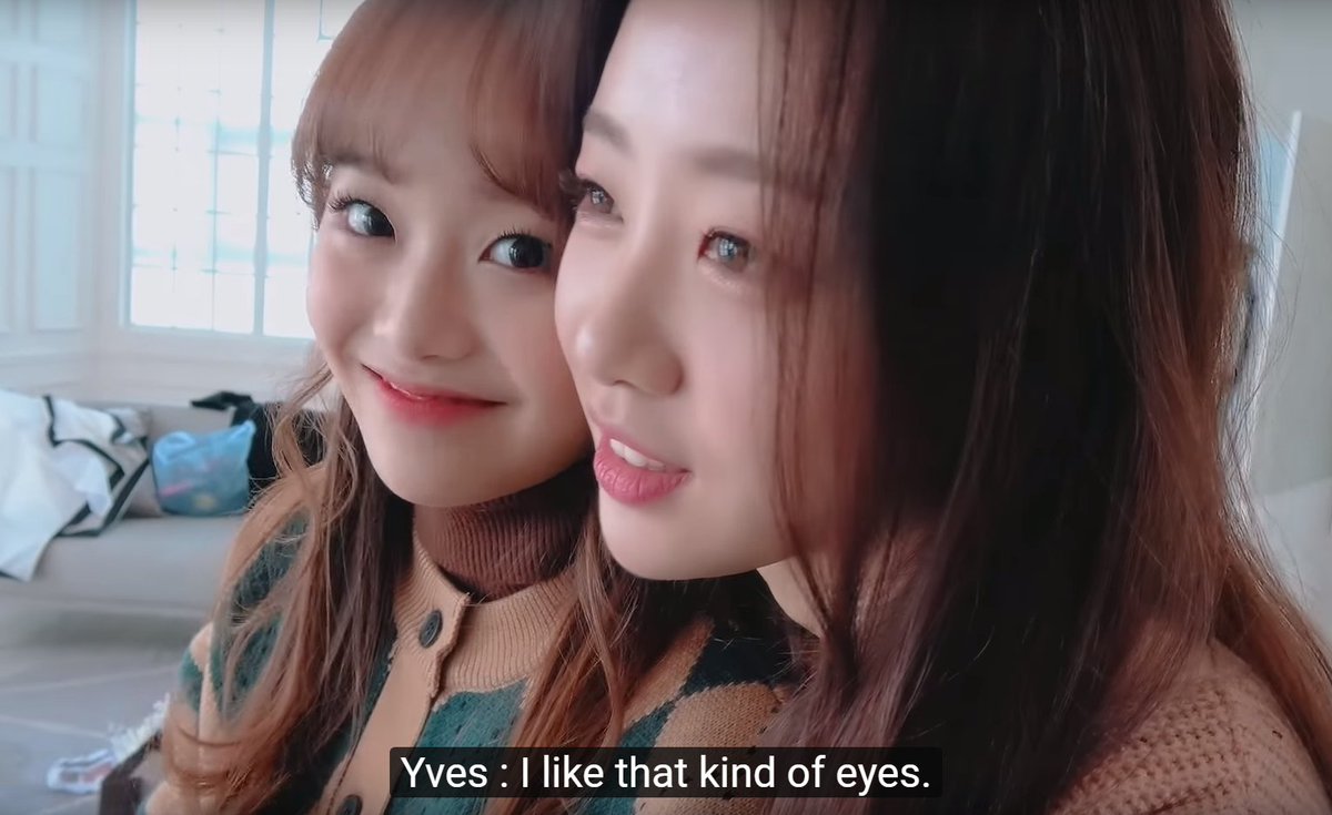 Jealousy of chuu Yves: I like that kind of eyes Chuu: You mean me #이달의소녀 #L...