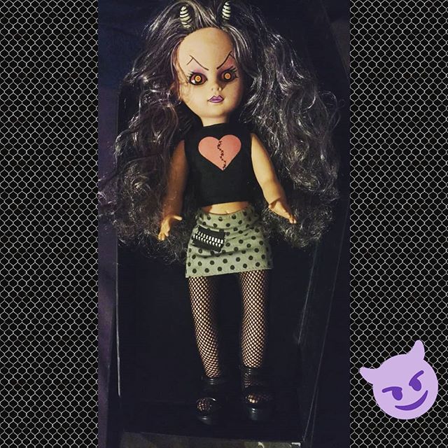 SweetRevengelml's tweet photo. New babe x fin llegรณ! ๐ #livingdeaddolls #demonique #instatoys #toysdontplay #becausedeaderisbetter #mezco #mezcotoys https://t.co/G6DlM9NREu https://t.co/14qM9uJaR3