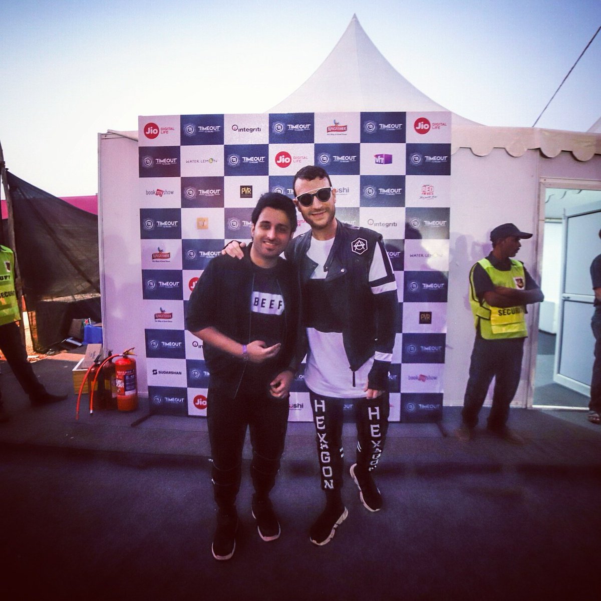 aztecmusicindia's tweet photo. Fanboy moment alongside the best ! @DonDiablo @HexagonHQ

#timeout72 #housemusic #edm #DanceMusic #festival #Goa #live #moment #dondiablo #futurehouse #future #legend https://t.co/O0VJ7tEudw