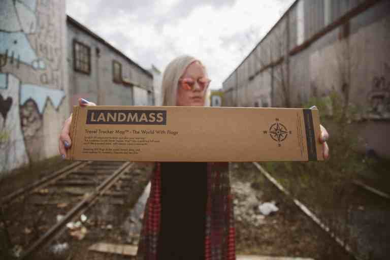 TheBLPblog's tweet image. Have you entered to Win a Chance to win a brand new Scratch Off World Map from the Bucket List Project &amp;amp; Landmass? Click on the link and enter for your chance today! buff.ly/2npkCnc  #scratchoffmap #ScratchOffWorldMap #ContestAlert #Giveaway