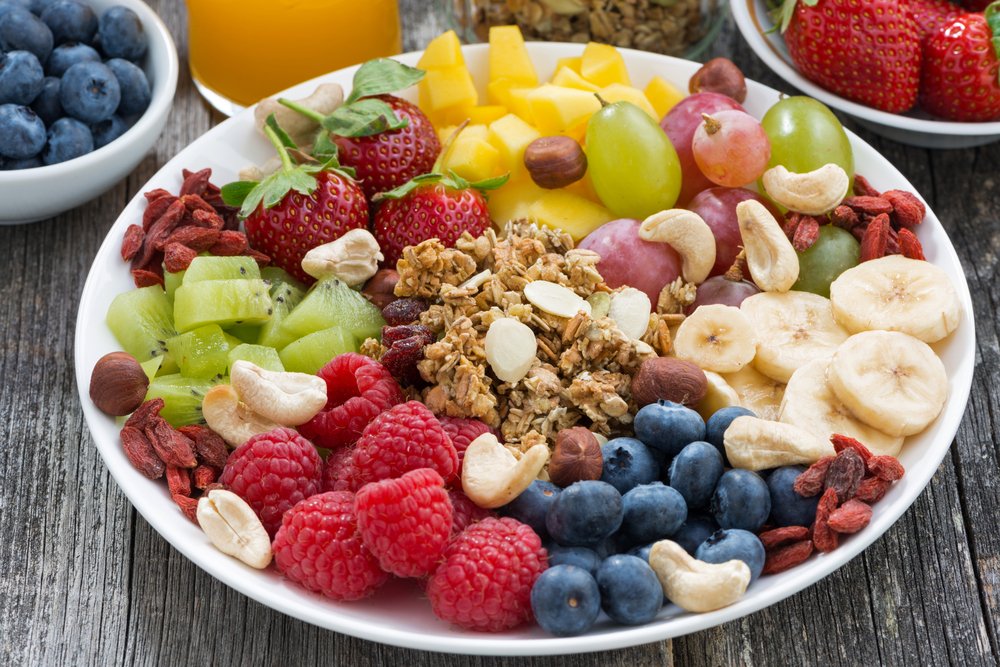 MayoClinic's tweet photo. Whether you're walking around the block or training for a race, what you eat and drink can affect your #workout. https://t.co/yO09GxQoxC https://t.co/HPkedZXGT2