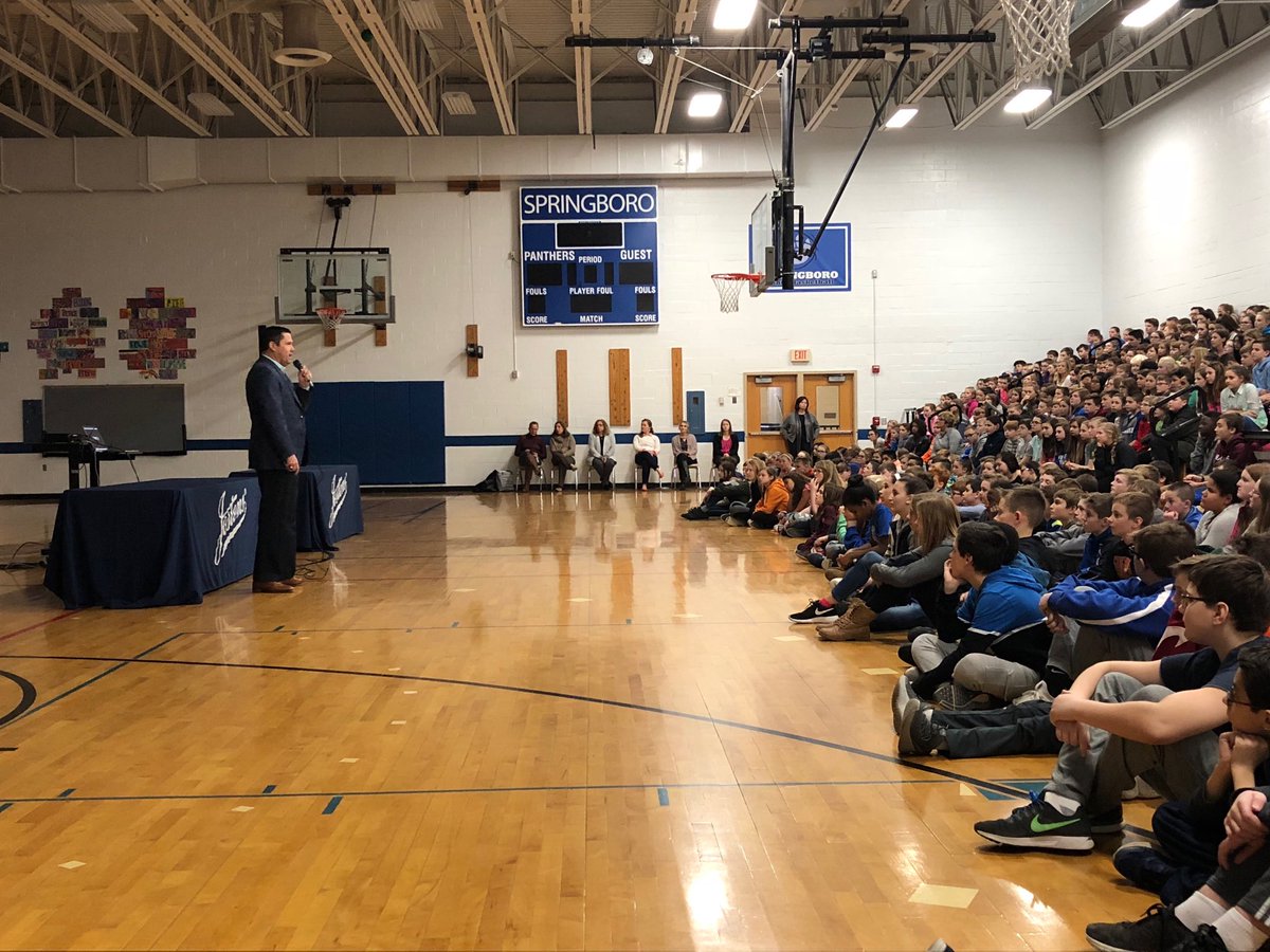 SI students soaked up the Josten’s ‘Pause Before You Post’ assembly today. Great message for our students!