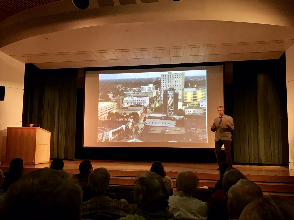 StanMeyers's tweet photo. Packed house at @KCLibrary Plaza Branch to hear Chuck Marohn discuss the need to build resilient, efficient, and self-sustaining communities.
@clmarohn #civilengineer #landuseplanner @StrongTowns #GreatCityKC https://t.co/YY5L8SShxR