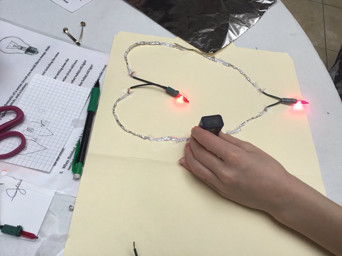 biobythemathmom's tweet photo. Electrical circuits in physical science today with foil and 
Christmas lights. I told them to make it interesting, and they took me seriously. #teach180 https://t.co/8LwxYgbyZo