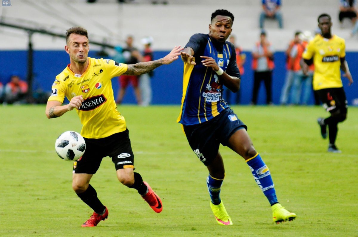 NicoLopez93's tweet photo. El @DelfinSC ganó 2-1 a @BarcelonaSCweb por la #CopaDelPacífico. El día viernes el Delfin va a estar jugando la final y en cambio Barcelona se disputará el tercer puesto. https://t.co/KuBm0Ec8Gm