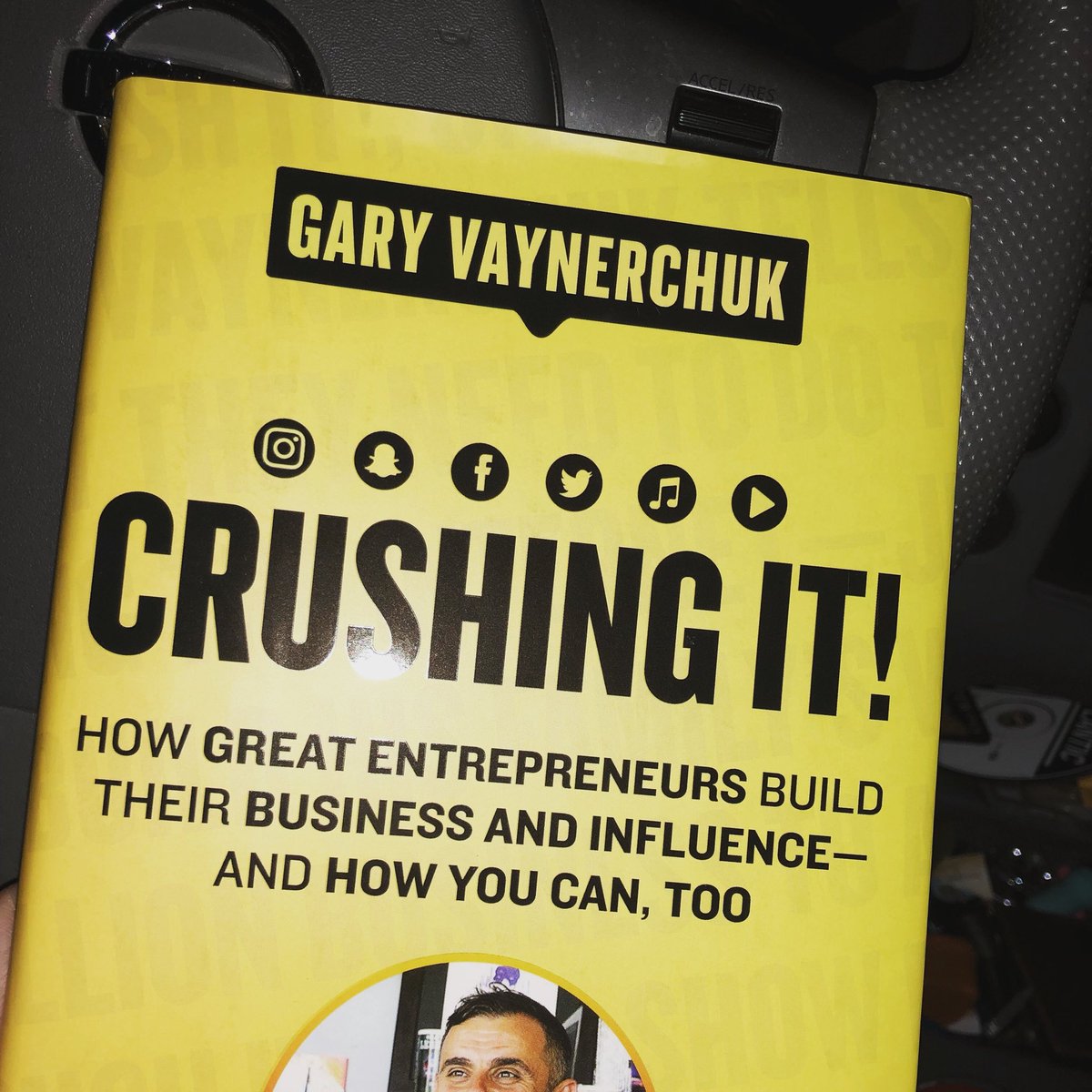 coachmac24's tweet photo. Finally! Who’s ready? @garyvee #crushingit #crushit #crushedit #hustle #goodreadingmaterial https://t.co/Y1IW3TdXz2