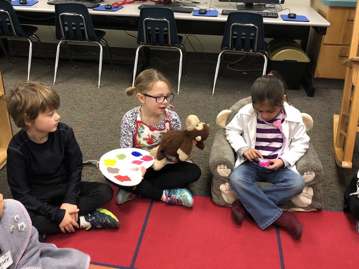 LeslieRoten1's tweet photo. 100 days of striving to meet the social/emotional needs of my kindergartners through community circles #100DAYSOFPISD #PISDTWITTERTUESDAY #beverlylearns @StrongBobcats https://t.co/5OrM107udI